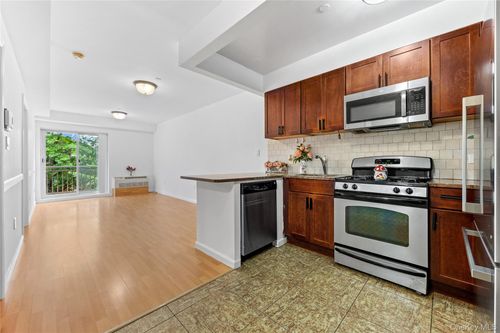 3f-71-33 162nd St, Fresh Meadows, NY, 11365-4238 | Card Image