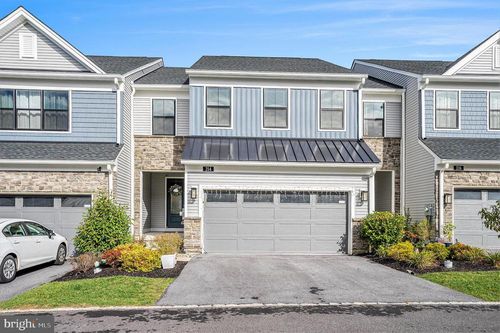 214 Iris Ln, CHESTER SPRINGS, PA, 19425-3921 | Card Image