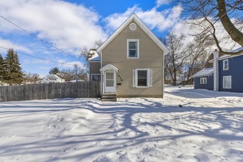 516 Front St, Belding, MI, 48809-1931 | Card Image