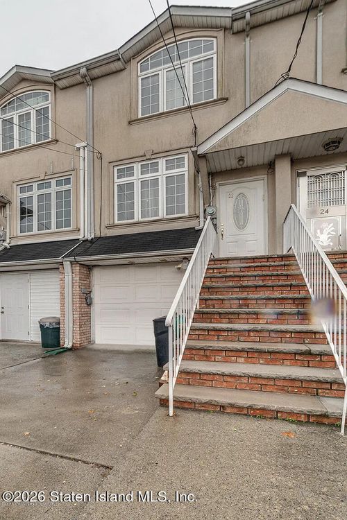 22 Quincy Ave, Staten Island, NY, 10305-4343 | Card Image