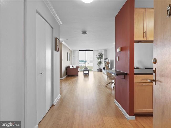 APT-1418 - 1808 Old Meadow Rd, Condo with 1 bedrooms, 1 bathrooms and null parking in MCLEAN VA | Image 6
