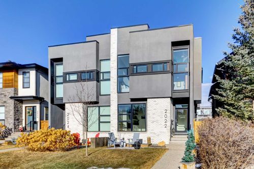 2022 44 Ave Sw, Calgary, AB, T2T2N8 | Card Image