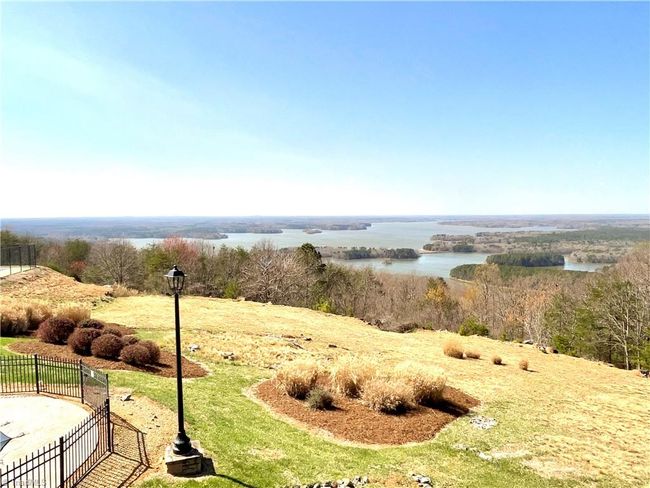 Clubhouse w/view of lake | Image 45