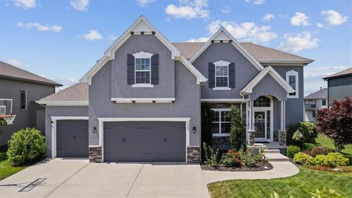 16642 W 165th St, Olathe, KS, 66062-7856 | Card Image