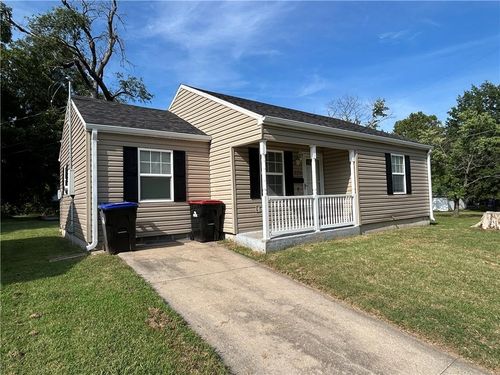 323 Hamilton St, Warrensburg, MO, 64093-2717 | Card Image