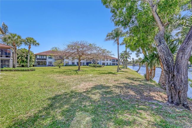 APT-13 - 6121 Se Landing Way, Condo with 3 bedrooms, 2 bathrooms and null parking in Stuart FL | Image 6