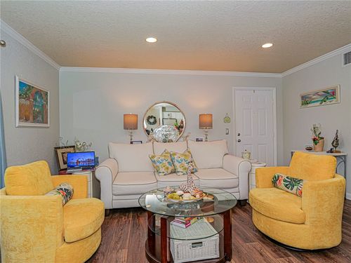 apt-104-1135 3rd Ave, Vero Beach, FL, 32960-7057 | Card Image