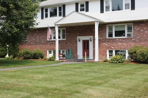 apt-3-91 Elm St, Uxbridge, MA, 01569-3108 | Card Image
