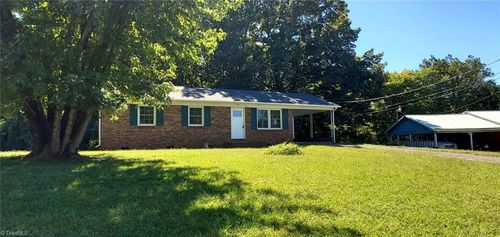 141 Eleanor Ave, Mount Airy, NC, 27030-9440 | Card Image