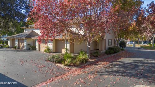 60 Village Circle Dr, Lompoc, CA, 93436-5605 | Card Image