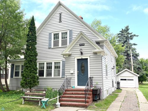 909 5th St S, Moorhead, MN, 56560-3414 | Card Image
