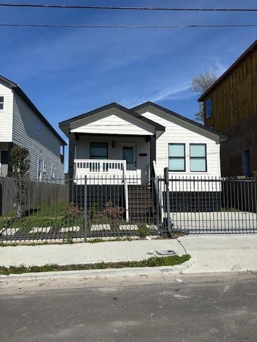 1311 E 35th St, Houston, TX, 77022-6411 | Card Image