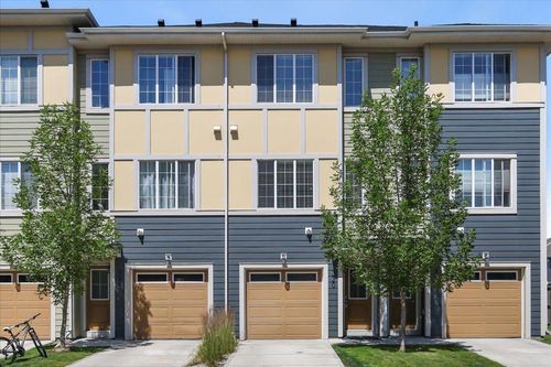 330 Marquis Lane Se, Calgary, AB, T3M2G8 | Card Image