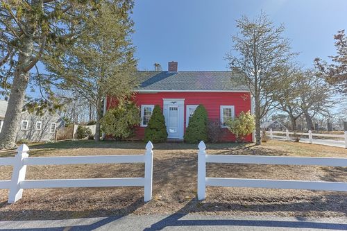 40 Fisk St, West Dennis, MA, 02670-2412 | Card Image