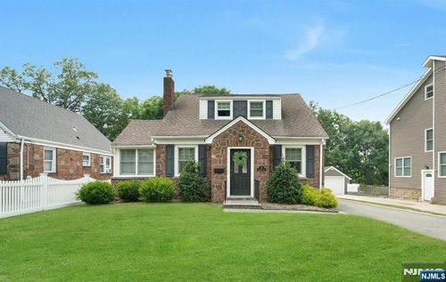 48 Harrison Ave, Waldwick, NJ, 07463-1813 | Card Image