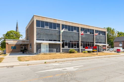 upper-2-34 Cambridge St S, Lindsay, ON, K9V3B8 | Card Image