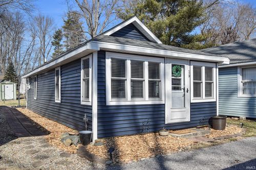 19 Ems W16c Ln, North Webster, IN, 46555-9643 | Card Image