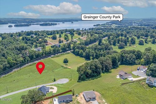 211 Washita Ln, Rutledge, TN, 37861-3327 | Card Image