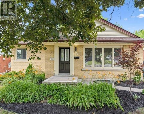 lower-56 Dover St, Waterloo, ON, N2J1Z1 | Card Image