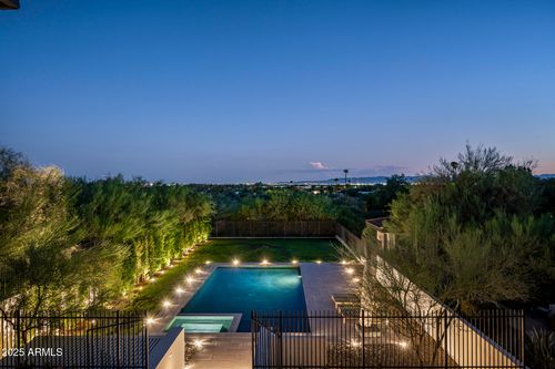 3977 E Paradise View Dr, Paradise Valley, AZ, 85253-3808 | Card Image