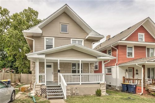 2112 E 36th St, Kansas City, MO, 64109-2518 | Card Image