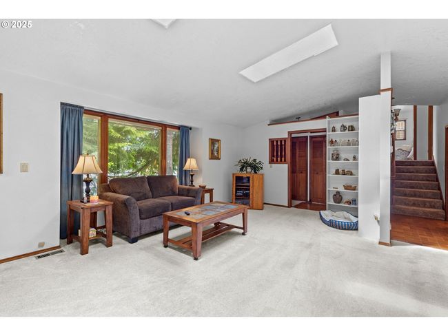 Living Room-Skylight | Image 4