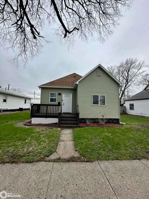 726 Ellis Ave, Ottumwa, IA, 52501-4805 | Card Image
