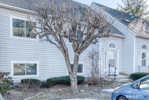 10-10 Clubhouse Dr, Cromwell, CT, 06416-2557 | Card Image