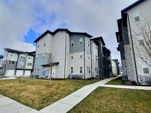 unit-j102-472 W 40 S, Providence, UT, 84332-6135 | Card Image