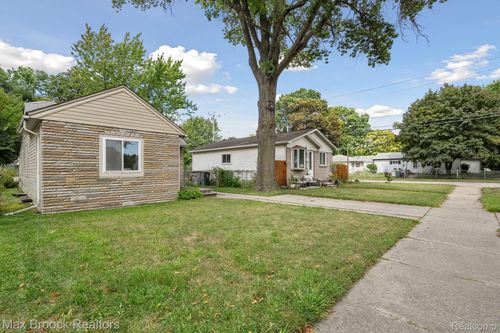 1033 E Evelyn Ave, Hazel Park, MI, 48030-2364 | Card Image