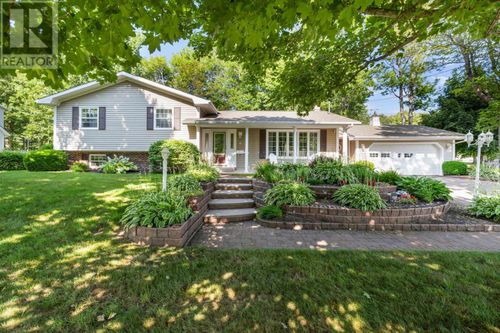 6 Maple Grove Ave, Charlottetown, PE, C1E1L5 | Card Image