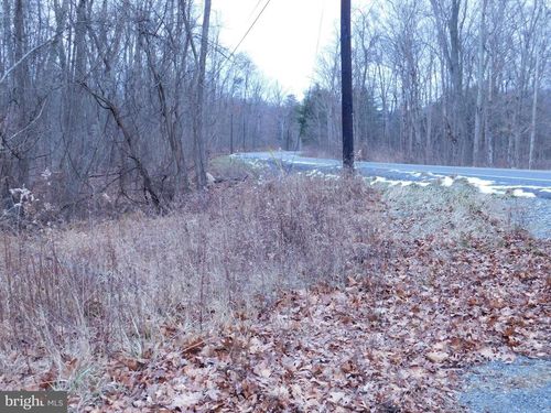 5924 Route 75 S, EAST WATERFORD, PA, 17021-7231 | Card Image