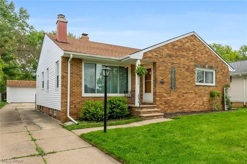7249 Greenleaf Ave, Parma, OH, 44130-5022 | Card Image