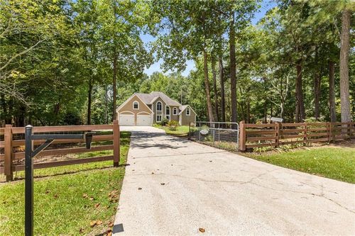 2336 Cross Creek Dr Sw, Powder Springs, GA, 30127-3774 | Card Image