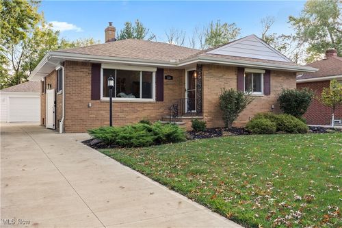7381 Grant Blvd, Middleburg Heights, OH, 44130-5354 | Card Image