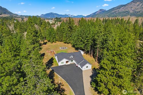 971 Old Cedars Rd, Cle Elum, WA, 98922-8568 | Card Image