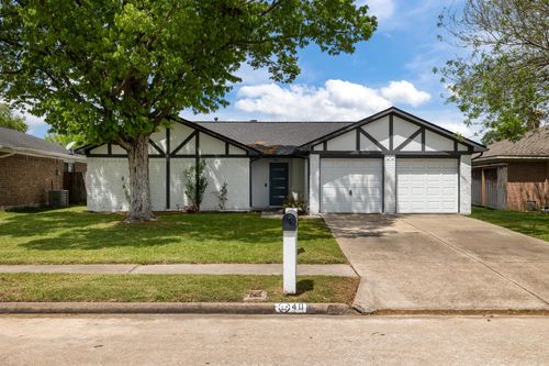 403 Buoy Rd, Webster, TX, 77598-2525 | Card Image