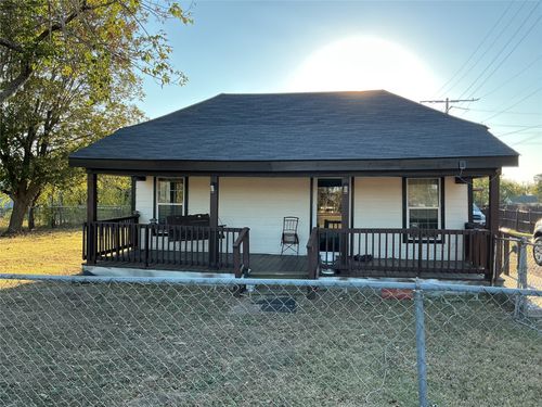 300 S Wall St, Itasca, TX, 76055-2020 | Card Image
