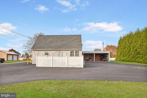 22 Center St, HANOVER, PA, 17331-2823 | Card Image