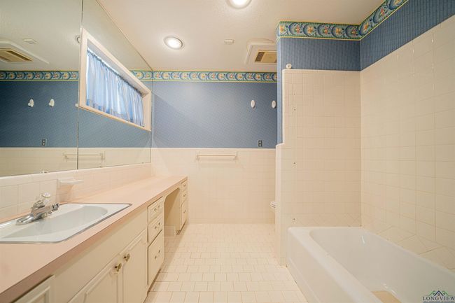 201 Bronco Ln, House other with 4 bedrooms, 2 bathrooms and null parking in Linden TX | Image 13