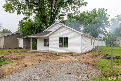 1031 Delano St, Poplar Bluff, MO, 63901-7119 | Card Image