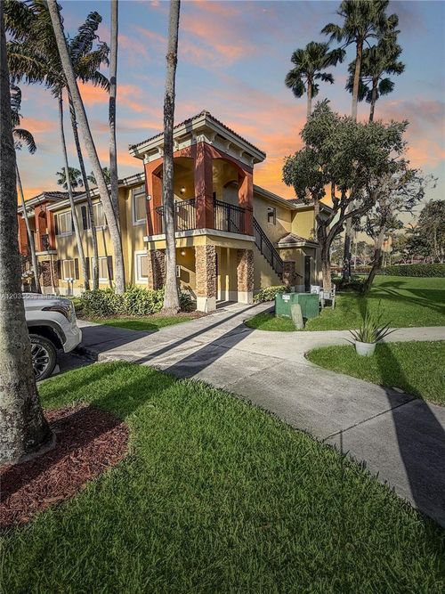 204-945 Ne 34th Ave, Homestead, FL, 33033-5377 | Card Image