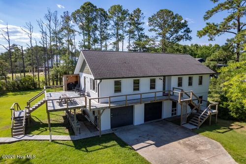 102 Crows Nest St, Oriental, NC, 28571-9269 | Card Image