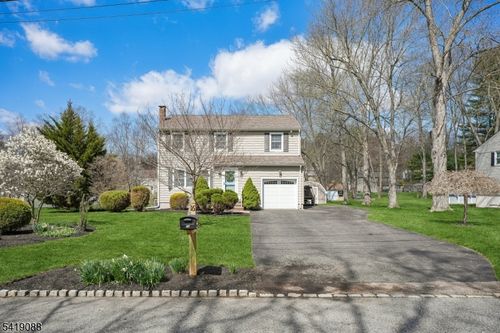 16 Meadow Ln, Hackettstown, NJ, 07840-4116 | Card Image