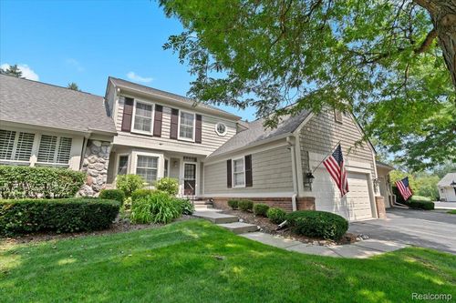 2409 Wildbrook Run, Bloomfield Hills, MI, 48304-1445 | Card Image