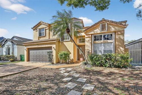 2838 Bogota Ave, Hollywood, FL, 33026-4512 | Card Image