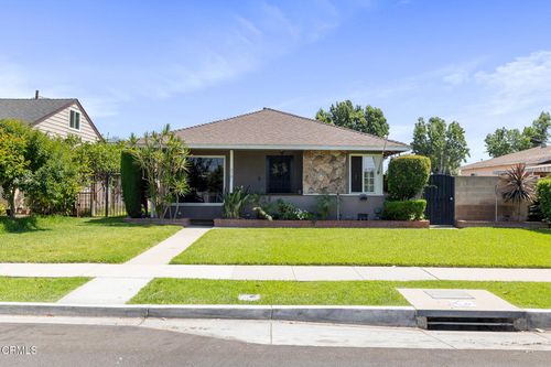 272 E 69th St, Long Beach, CA, 90805-1234 | Card Image