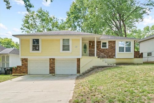 4908 S Shrank Dr, Independence, MO, 64055-5355 | Card Image