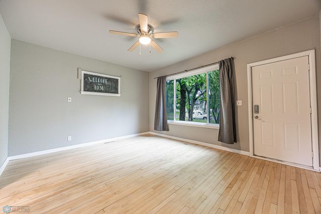 Living Room | Image 8