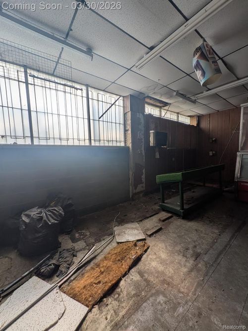 10516 W Chicago, Detroit, MI, 48204-2663 | Card Image